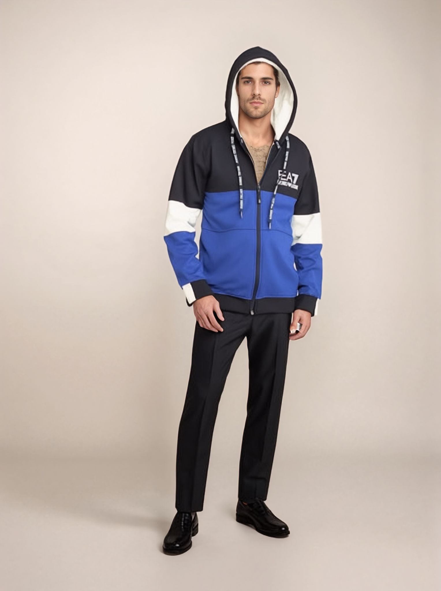 Trening Emporio Armani EA7 Navy Blue – Stil Italian într-o Nuanță Elegantă